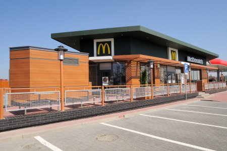 Przykładowa restauracja sieci McDonald's