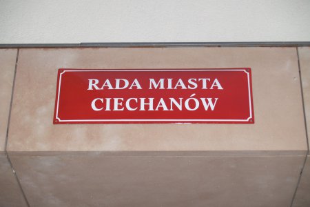 Szyld z napisem Rada Miasta Ciechanów