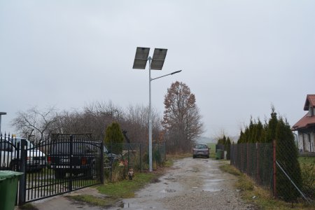 Latarnia solarna ustawiona przy ul. Działkowej