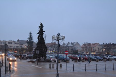 Widok na parking na Pl. Jana Pawła II