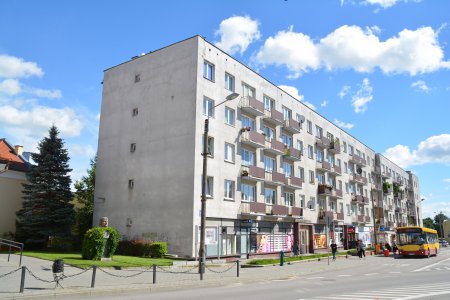 Blok, na którym powstanie mural. Widać boczną ścianę, planowane miejsce umieszczenia malowidła