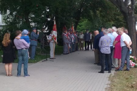 Uroczystość pod tablicą gen. Ludwika Kmicic-Skr