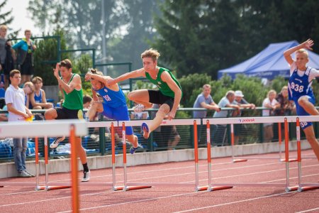 Lekkoatleci na miejskim stadionie w Ciechanowie