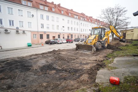 Odnowienie terenu za Halą Pułtuską