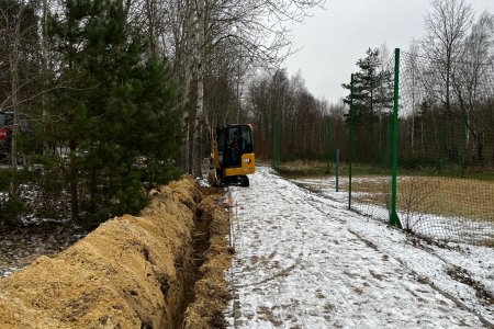 Budowa oświetlenia wokół kąpieliska